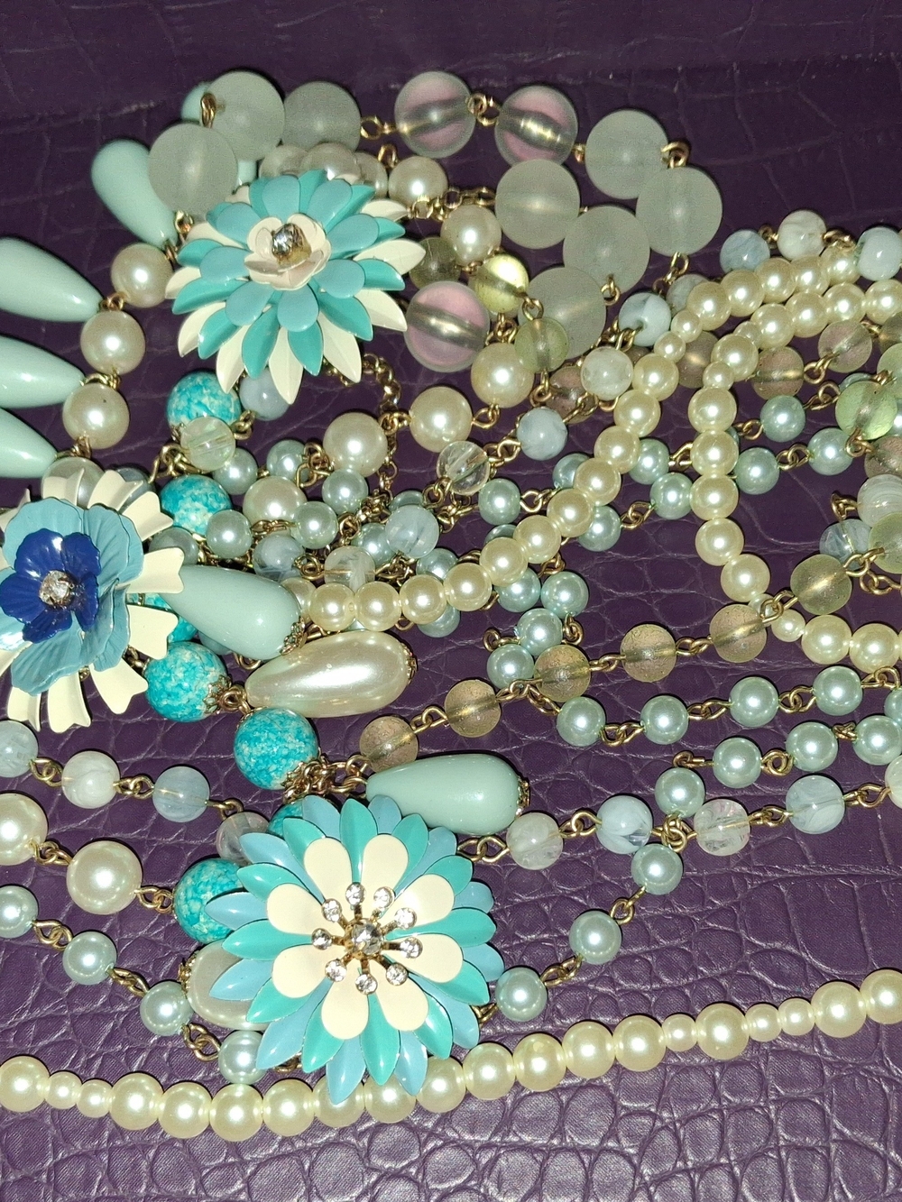 Source Unknown Turquoise and Cream Floral Multi-Strand Necklace